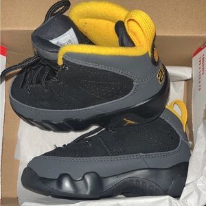 Jordan toddler 6C black and gold greyish